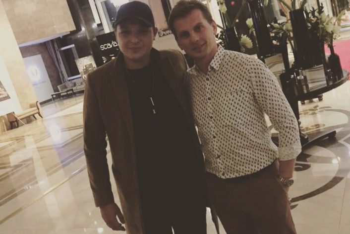 Джон Ньюман с агентом BnMusic в Алматы